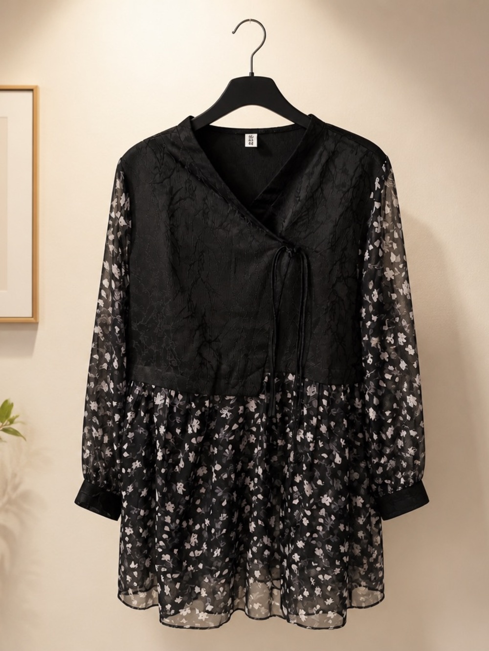 Source Unknown Black Floral Tie-Front Long Sleeve Dress